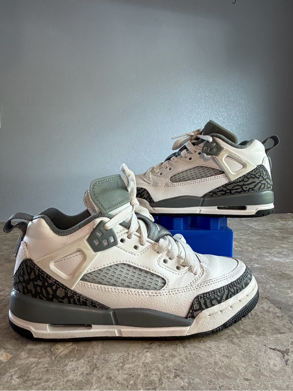 Jordan Spizike Low – Youth 3.5Y – White/Grey